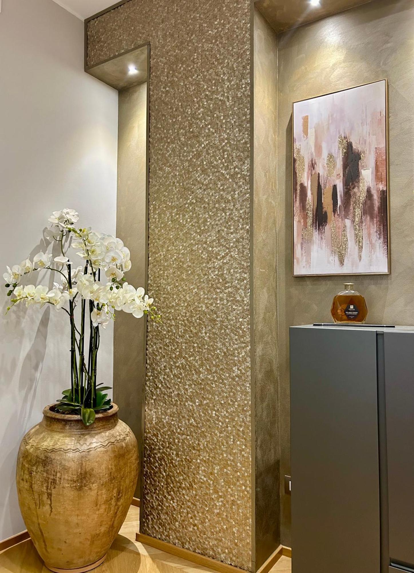 Luxury Gold * Milan